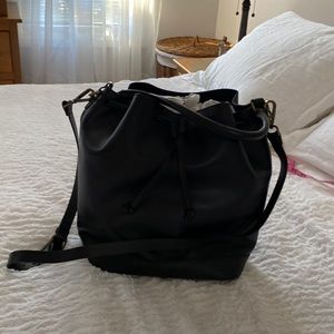 Large leather Madewell bucket bag